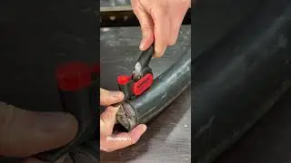 Инструмент для снятия изоляции высоковольтных проводов от компании Knipex😎