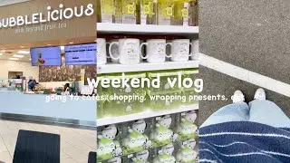 weekend vlog !! going to cafes, christmas shopping, wrapping presents, ect