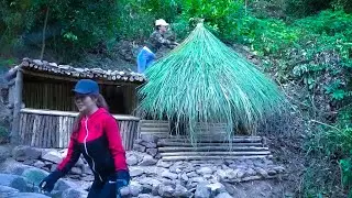 Survival shelter - Two Girls DIY Resort Primitive In The Wild Forest | Bushcraft girl