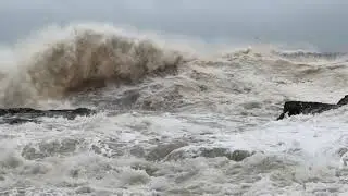Cyclone Alfred - Coolangatta - 7 March 2025 - Filmed between 1pm and 2pm