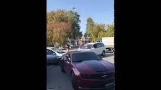 Конфликт на дороге у ЦУМа в Тюмени