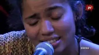 NNEKA: Interview & 3 song-Performance (ROUGETV)