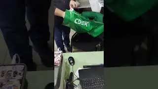 Отправил кроссовки СДЕКом.