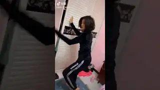 Chinese woman loud fart