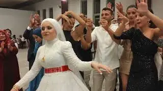 Düğünümüz Başlasın / Kınalar Yansın (Gelin Damat Oyunu)