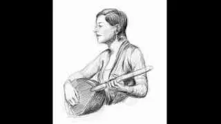 Bağlama çalan Kadın figürü çizimi