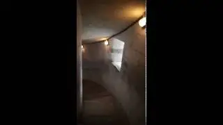 Поднимаюсь по Пизанской башне
