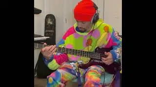 playing my dad’s (Dywane Thomas) old bass on sum Tyrone Davis - MonoNeon