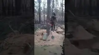 Боец Медиа поёт гимн на передке под обстрелом 