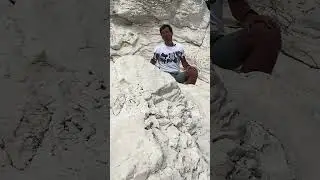 Это ты, а я кто. Пляж с белыми камнями в Гантиади Абхазия