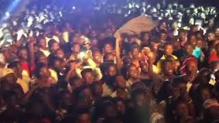 Eazzy removed her dress and performs half naked on stage at MTN pulse pent hall week.