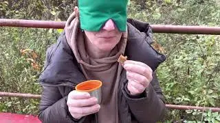 Осознанная прогулка с завязанными глазами