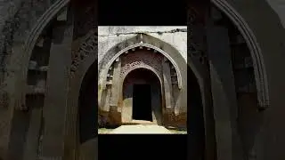 Кто и как построил пещеру Ломас Риши? Тайна пещеры Барабар