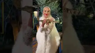 БУЗОВА В ОБНИМКУ С КРОКОДИЛОМ