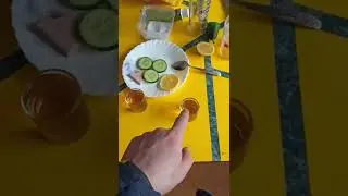 Енот! Веди себя достойно)