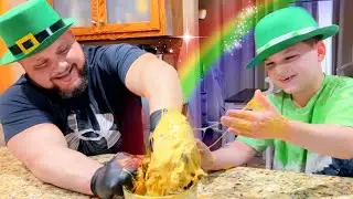 Caleb Makes Gold Slime LEPRECHAUN TRAP! Homemade St. Patrick's Day Family Craft DIY 🌈