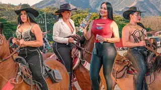 Bellas Amazonas en la Cabalgata Navideña de Roldanillo - Valle 🎄 COLOMBIA 2024