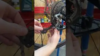правильная установка цепи в задний переключатель #велосипедный #mtb