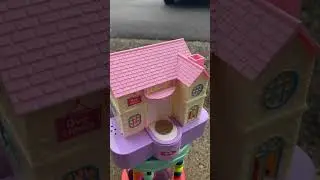 Dog house coin bank