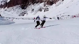 Проезд с горы на одной лыже