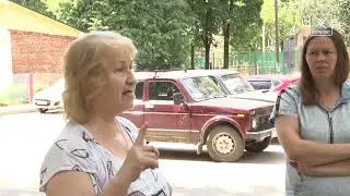 Жить в канализационных стоках отказываются жители домов по улице Спартака и просят помощи