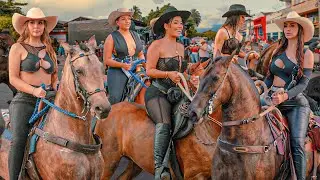 This is COLOMBIAN PARADISE 😍 Cowgirls Riding Horses 2024