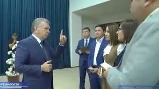 МИРЗИЁЕВНИНГ ГАПЛАРИДАН ЖУРНАЛИСТЛАР ДОНГ ҚОТИШДИ