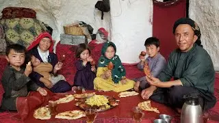Family meal in a cave: Twin children living in a cave | Village life Afghanistan