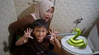 ADA CACING DI KAMAR MANDI 🪱Belajar Mengenal Hewan | Ali vlog