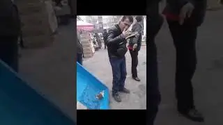 СУРУД БАРОИ МОДАРОН АСТ ГУШ КУНЕД ХАТМАН БО ДУТОР МЕНАВОЗАД