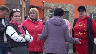 В Новопетровском перегородили подъезд к торговым рядам. Каковы последствия? Видеорепортаж Истра.РФ
