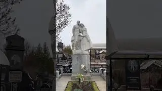 Я сижу в темноте, а вокруг пустота… Но ты будешь в душе, у меня навсегда…