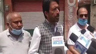Congress leaders protest against fuel price hike