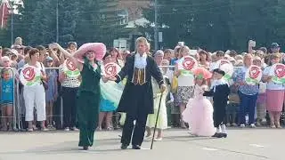 Фестиваль роз в Аткарске. Прибытие Королевы роз. 4 августа 2018 г.