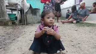 bocil sibuk sendiri