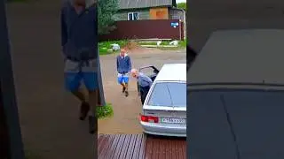 🥴 Дедуля забыл, где педаль тормоза! | Новостничок