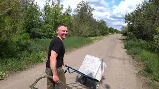 Ловим бджіл в селі з кумом. Кулаки після роя стали як у Усика)