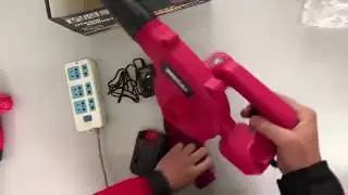 Мощная аккумуляторная воздуходувка.
