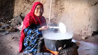 Living in a cave: Family meal in a village like 2000 years ago
