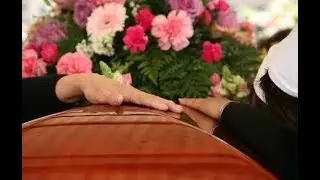 Криса Кельми похоронят инкогнито без прощания с друзьями и коллегами