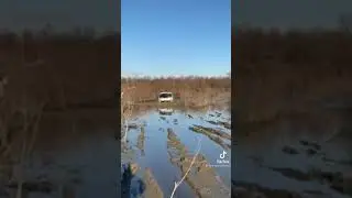 нива по грязи 