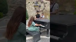 Девушка Классно играет на Дороге #music #свадьба #baku