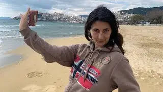 Електронни Жени: Най - Новата Мода сред Подрастващите в България!