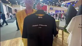 Презентация футболок на ПМЭФ с цитатами Путина