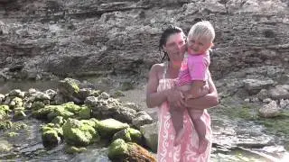 Большой Кастель 2013: ...а гном идет купаться....