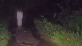 tabrak kuntilanak yg mengalangi jalan,ternyata bawa bayi😱😱😱