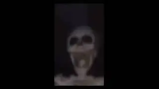 Скелет крутится под 