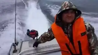 Мега-мотор! Невиданная эффективность лодочного мотора! Рыбалка по-братски.