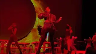 Ariana Grande - 'God is a Woman' Live (Sweetener Tour)