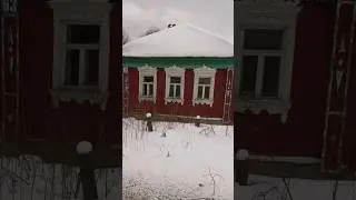 Деревянный дом в древней деревне Подмосковья 
